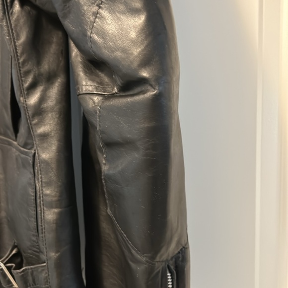Vintage ladies leather jacket from the 80’s - Picture 7 of 15
